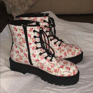 Platform/boots never worn/vintage
